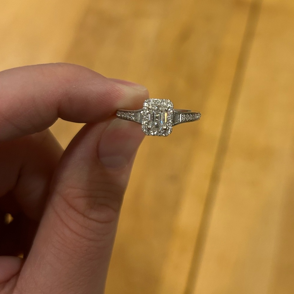 Elegant Silver Diamond Ring